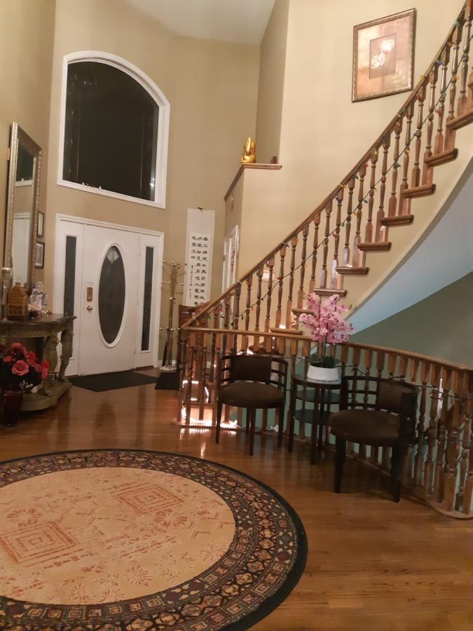Lakeview House With 4 Rooms Kelowna Near Downtown & Knox Moutain Bilik gambar