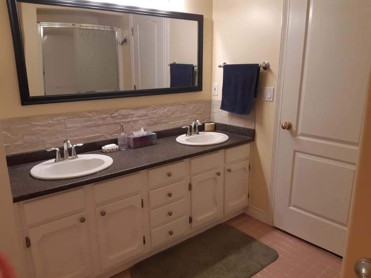 Lakeview House With 4 Rooms Kelowna Near Downtown & Knox Moutain Luaran gambar