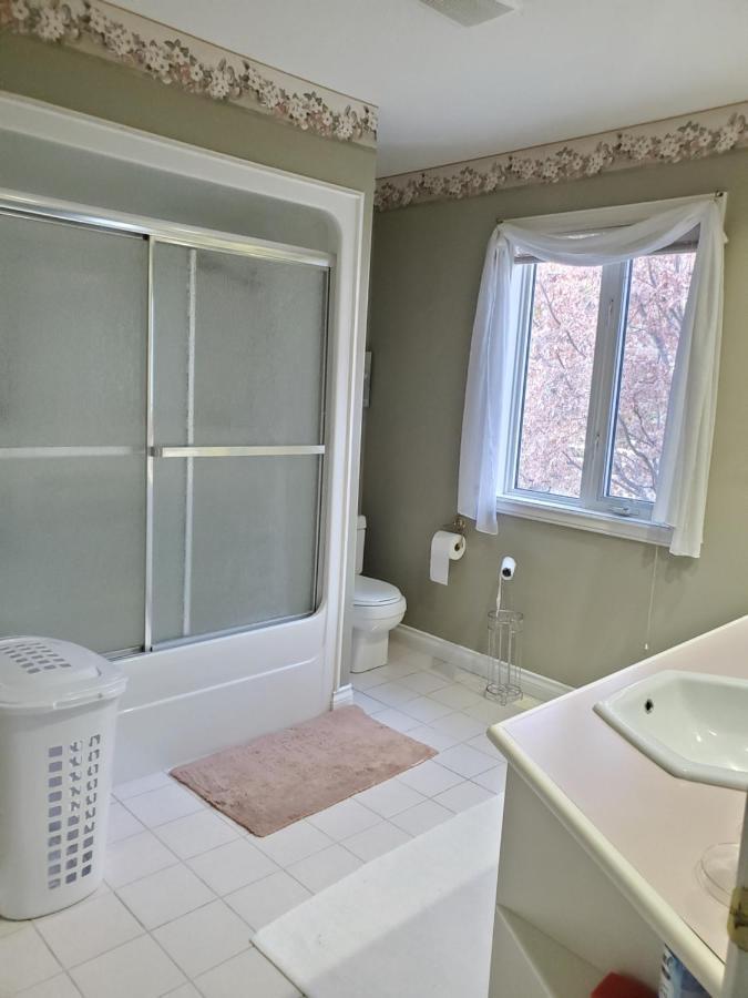Lakeview House With 4 Rooms Kelowna Near Downtown & Knox Moutain Luaran gambar