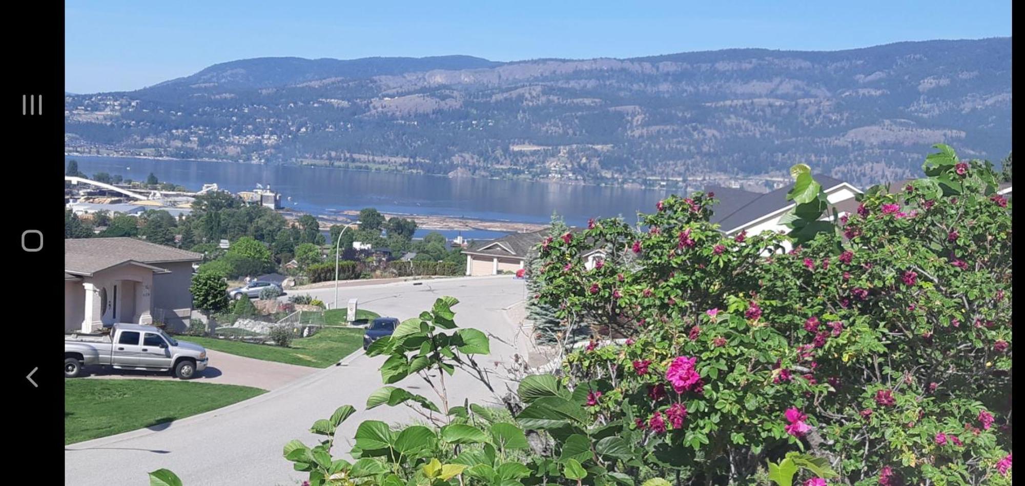 Lakeview House With 4 Rooms Kelowna Near Downtown & Knox Moutain Bilik gambar