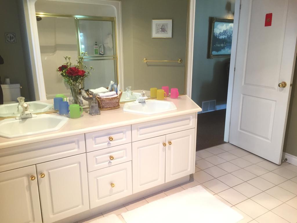 Lakeview House With 4 Rooms Kelowna Near Downtown & Knox Moutain Luaran gambar